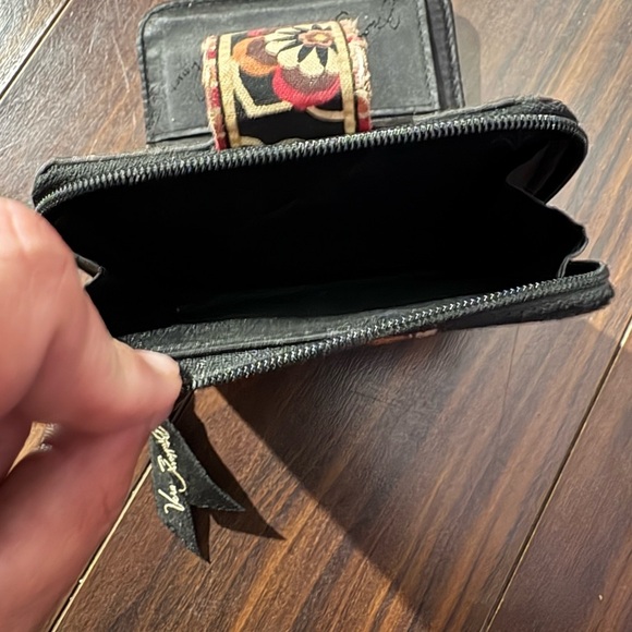 Vera Bradley Black Floral Quilted Wallet Zip Around ID Card Holder Purse - Picture 7 of 8